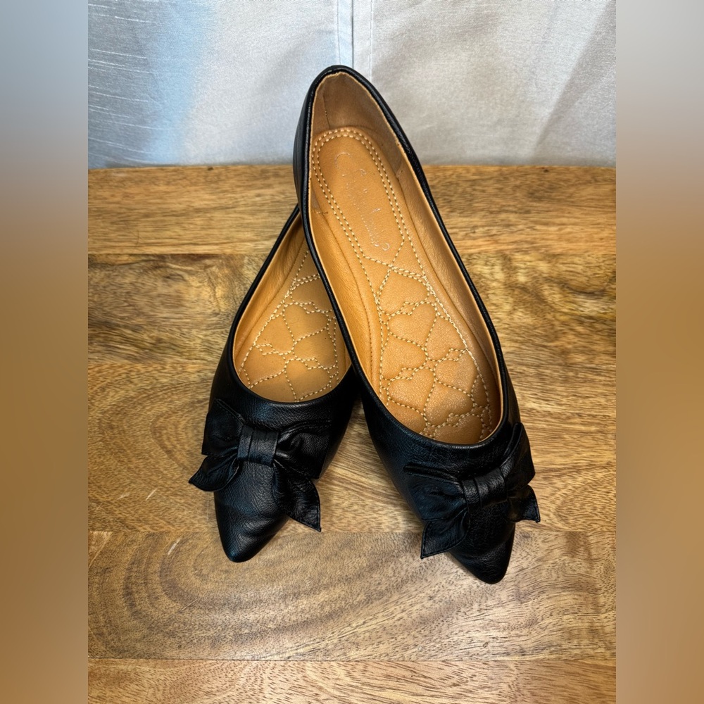 Black Pointed-Toe Flats with Bow Detail - Picture 2 of 10